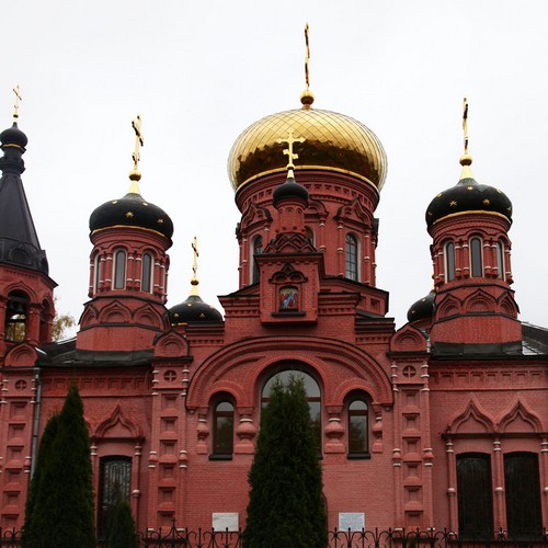 Изваринское кладбище в Москве